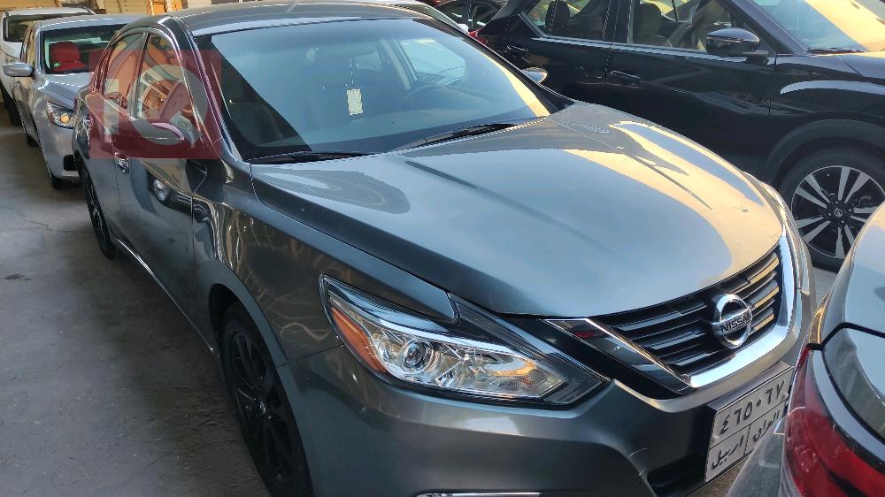 نيسان ألتيما